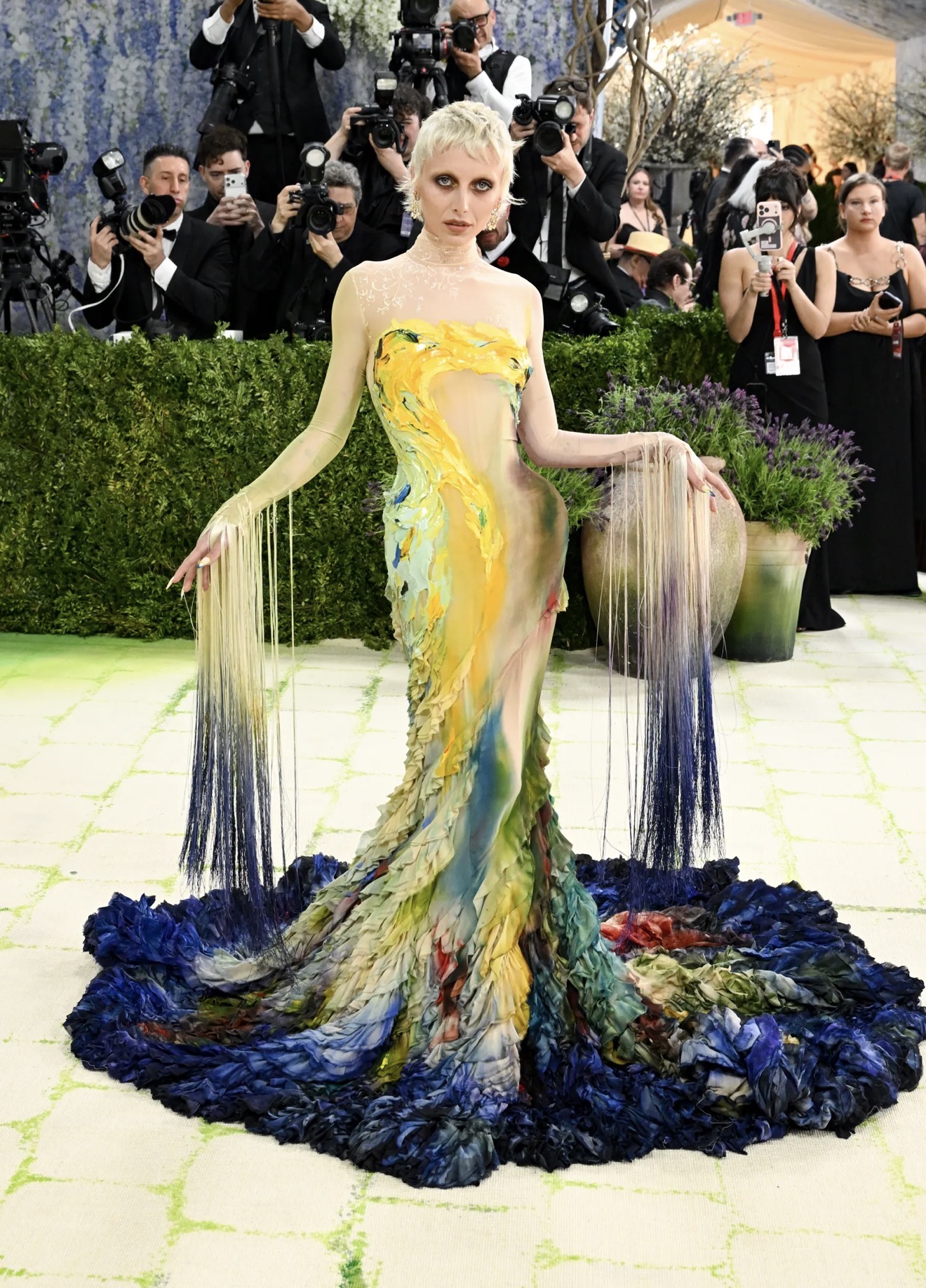 Met Gala 2026: Tượng tạc, thiết kế đi&ecirc;u khắc cơ thể ngập tr&agrave;n, BLACKPINK vẫn l&agrave; trung t&acirc;m b&agrave;n t&aacute;n- Ảnh 54.