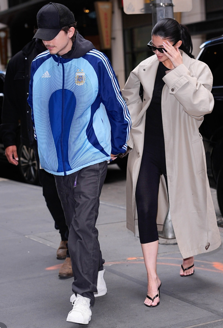 Cập nhật Met Gala 2026: Jisoo, Lisa c&ugrave;ng d&agrave;n sao lần lượt xuất hiện, đường phố New York trở th&agrave;nh "đấu trường" thời trang - Ảnh 5.