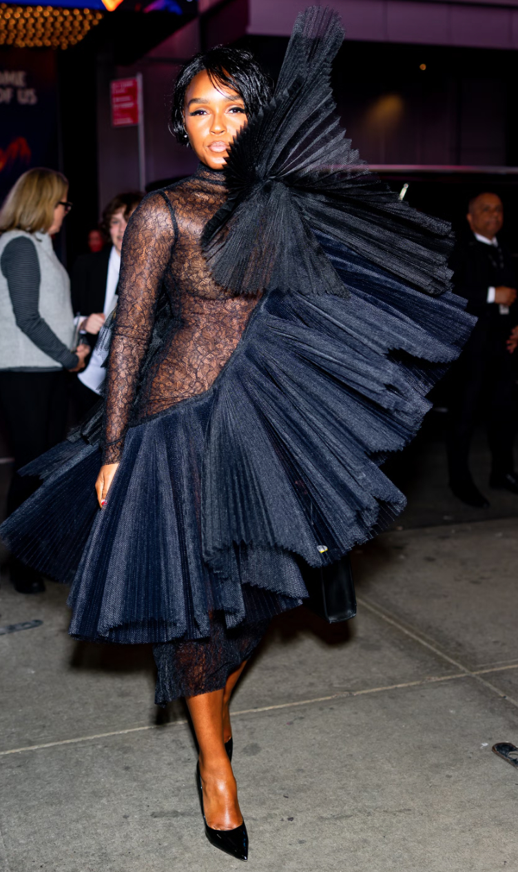 Cập nhật Met Gala 2026: Jisoo, Lisa c&ugrave;ng d&agrave;n sao lần lượt xuất hiện, đường phố New York trở th&agrave;nh "đấu trường" thời trang - Ảnh 23.