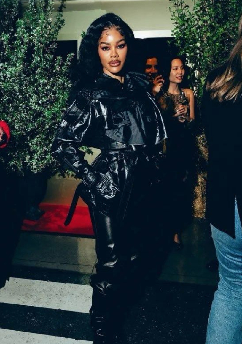 Cập nhật Met Gala 2026: Jisoo, Lisa c&ugrave;ng d&agrave;n sao lần lượt xuất hiện, đường phố New York trở th&agrave;nh "đấu trường" thời trang - Ảnh 18.