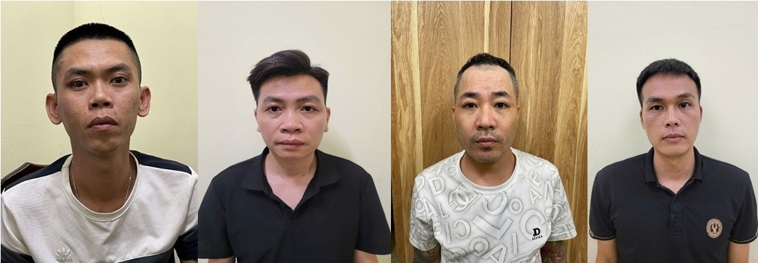 Mang 2,4 kg v&agrave;ng trong t&uacute;i vải, Ho&agrave;ng Tuấn Anh SN 1991 ngay lập tức bị bắt - Ảnh 1.