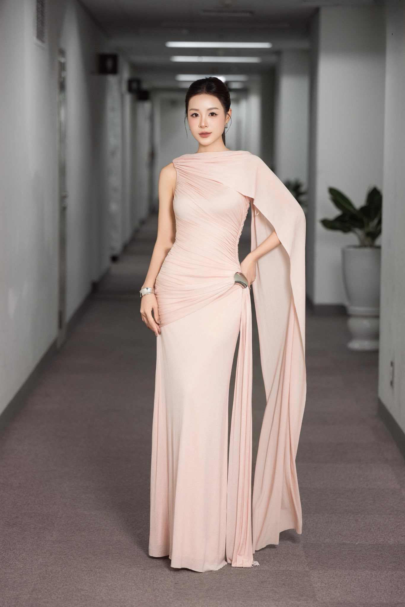 Hoa hậu Việt bị miệt thị v&igrave; &ldquo;mặt gian mắt cụp&rdquo;, nhan sắc thật lại đẹp đắm say l&ograve;ng người- Ảnh 2.