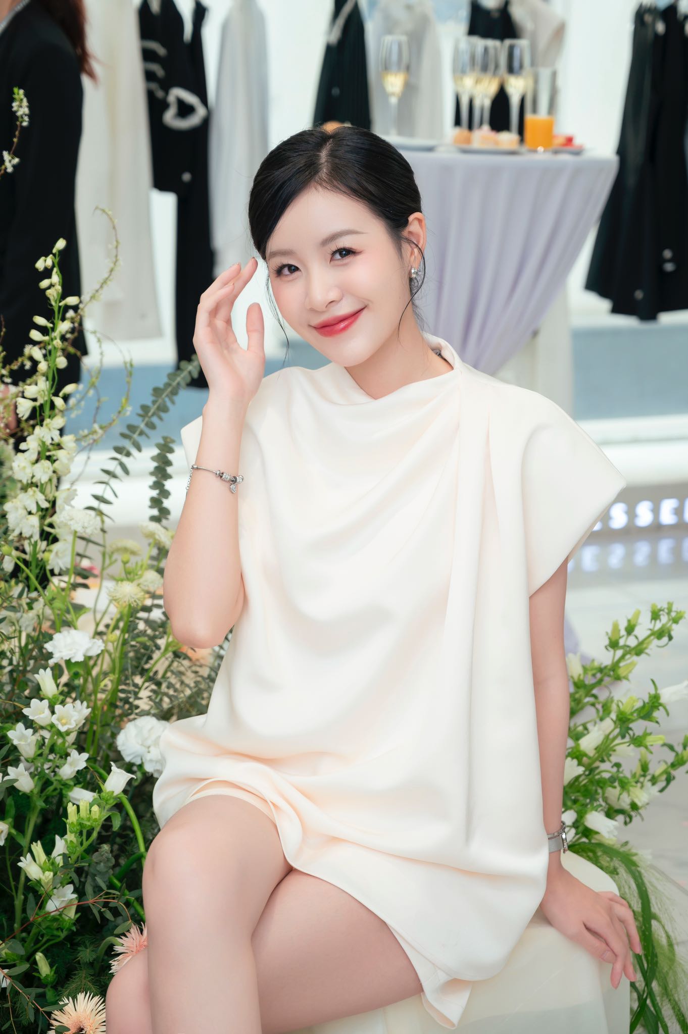 Hoa hậu Việt bị miệt thị v&igrave; &ldquo;mặt gian mắt cụp&rdquo;, nhan sắc thật lại đẹp đắm say l&ograve;ng người- Ảnh 7.