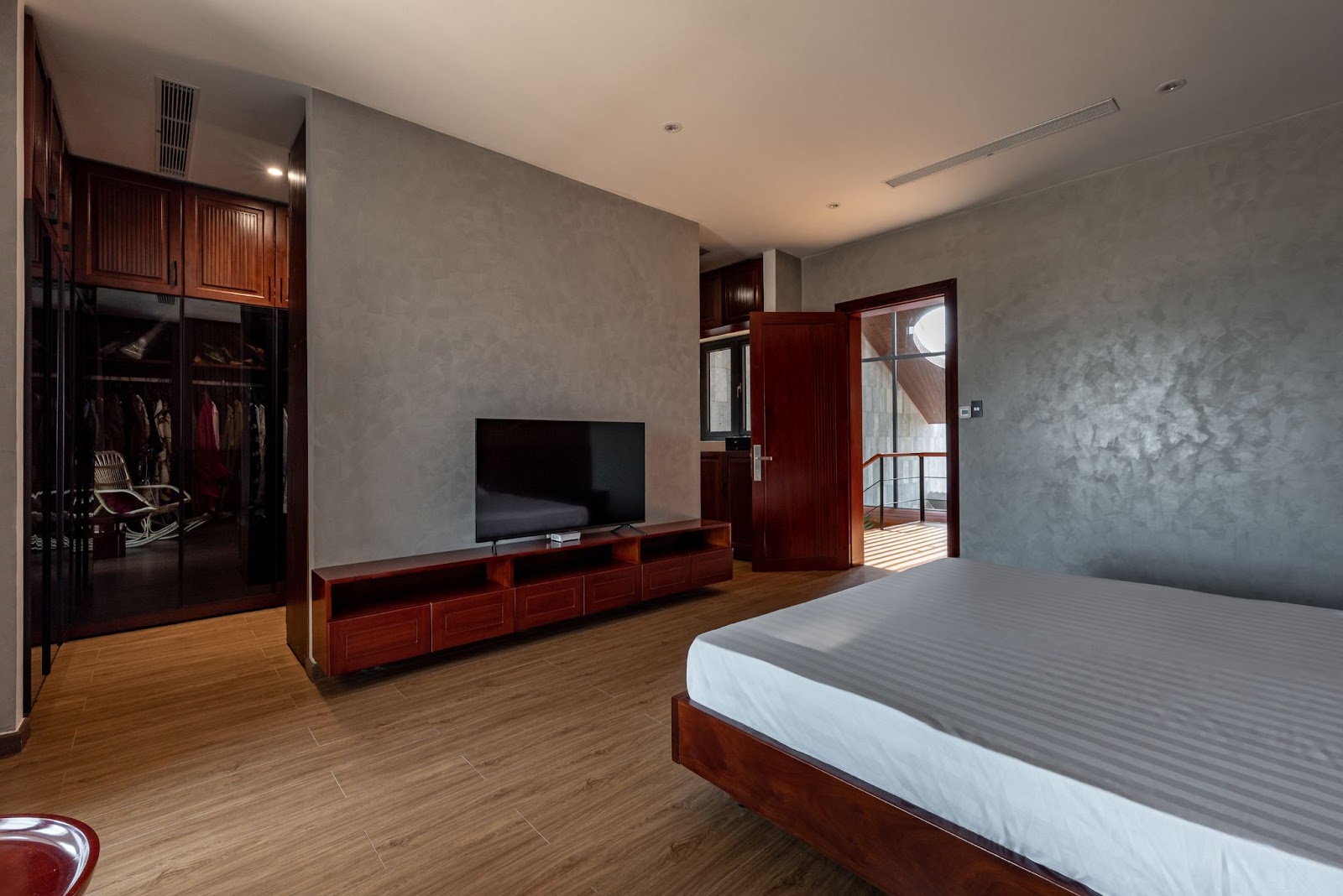 Nam NSND x&acirc;y nh&agrave; ở ngoại &ocirc;: Rời xa ồn &agrave;o phố thị, sống chill trong cơ ngơi đẹp như resort 5 sao- Ảnh 11.