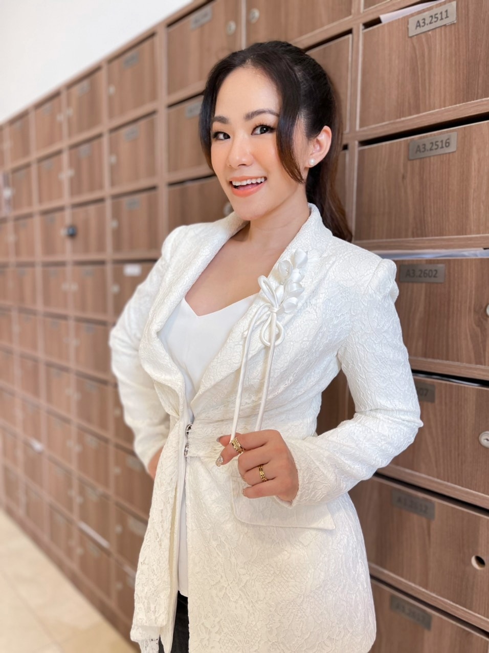 Nữ ca sĩ kể về vụ cháy ám ảnh cuộc đời: "Lúc đó hoảng loạn ai cũng chạy, biển lửa đó đã thiêu đốt toàn thân tôi" - áº¢nh 2.