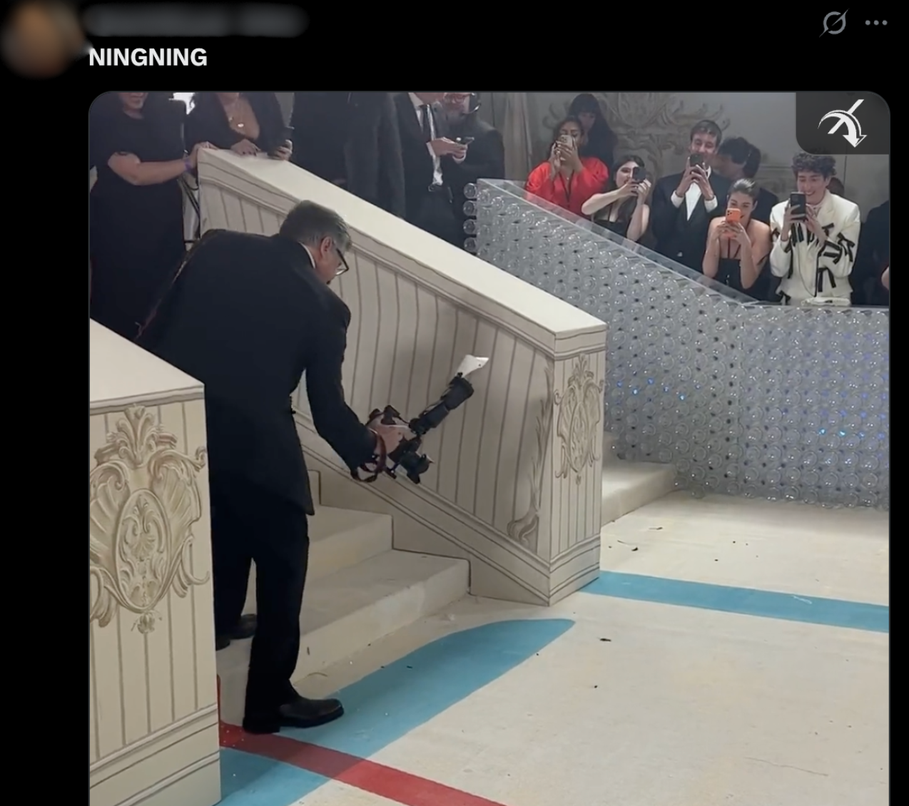 Chuyện g&igrave; đ&atilde; xảy ra với nữ idol Kpop trẻ nhất Met Gala: "Mất t&iacute;ch" kh&oacute; hiểu, fan truy t&igrave;m đến ph&aacute;t c&aacute;u- Ảnh 3.