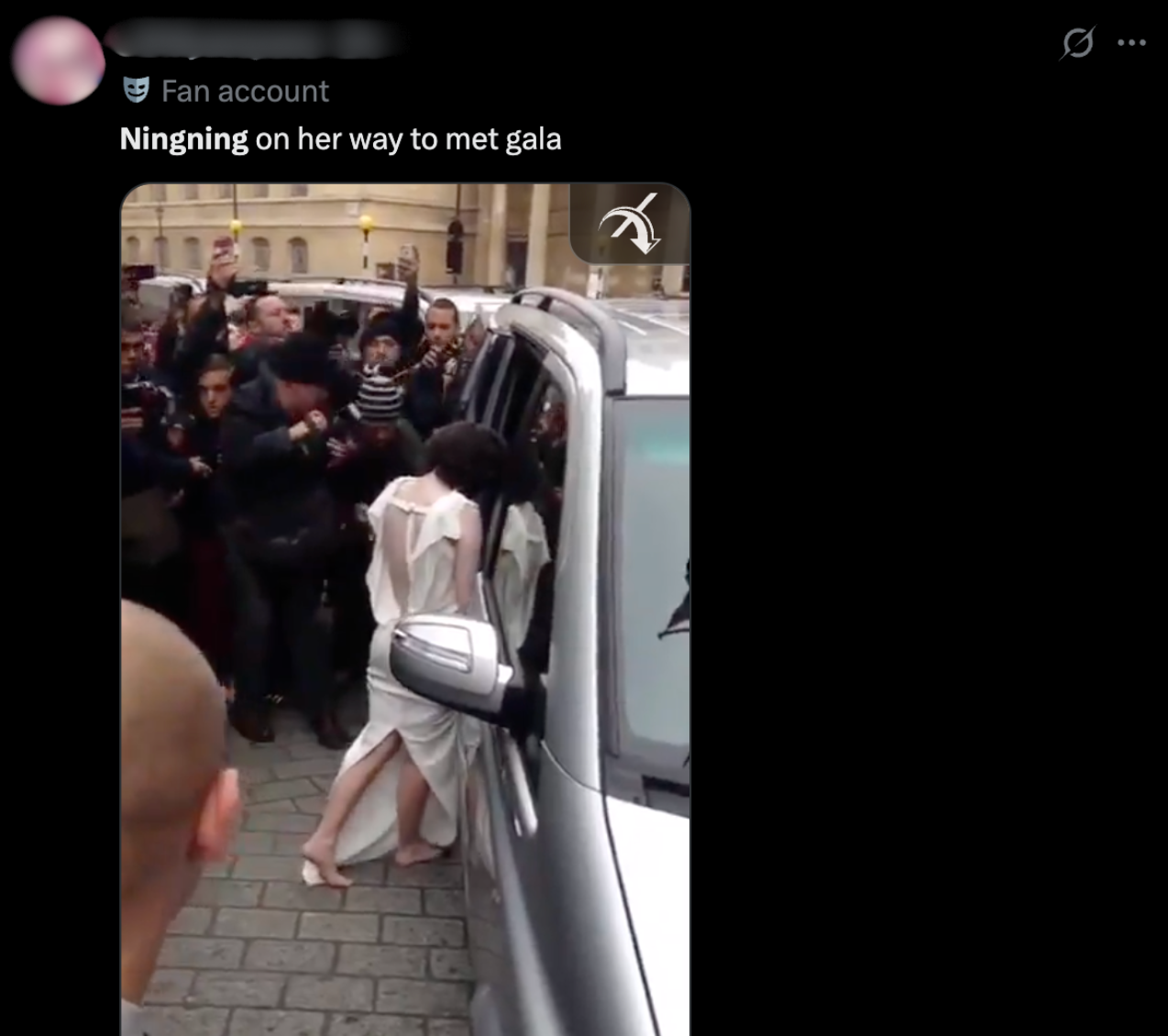 Chuyện g&igrave; đ&atilde; xảy ra với nữ idol Kpop trẻ nhất Met Gala: "Mất t&iacute;ch" kh&oacute; hiểu, fan truy t&igrave;m đến ph&aacute;t c&aacute;u- Ảnh 9.