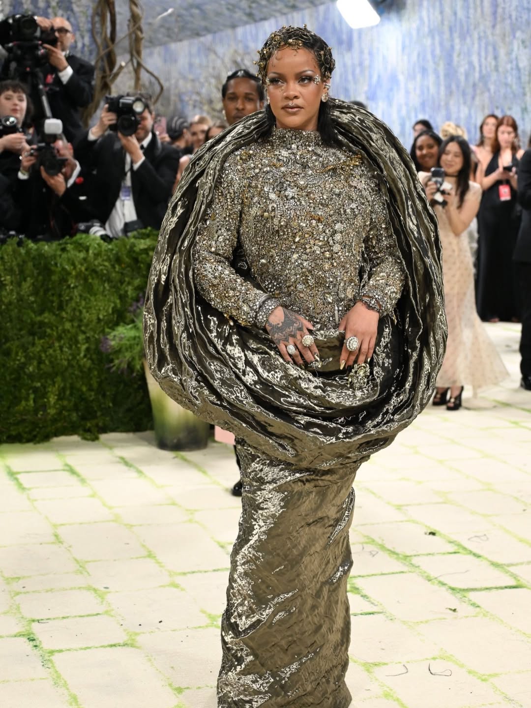 Gallery - Nữ hoàng Met Gala 2026 giá đáo: Không ai thắng được Rihanna!