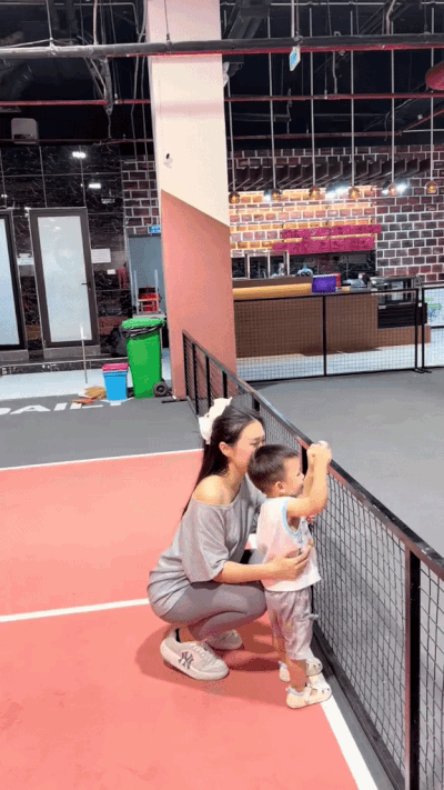 Do&atilde;n Hải My l&ecirc;n s&acirc;n pickeball cũng trang điểm kh&ocirc;ng s&oacute;t bước n&agrave;o, chạy 3 v&ograve;ng th&igrave; "bỏ cuộc" - Ảnh 1.