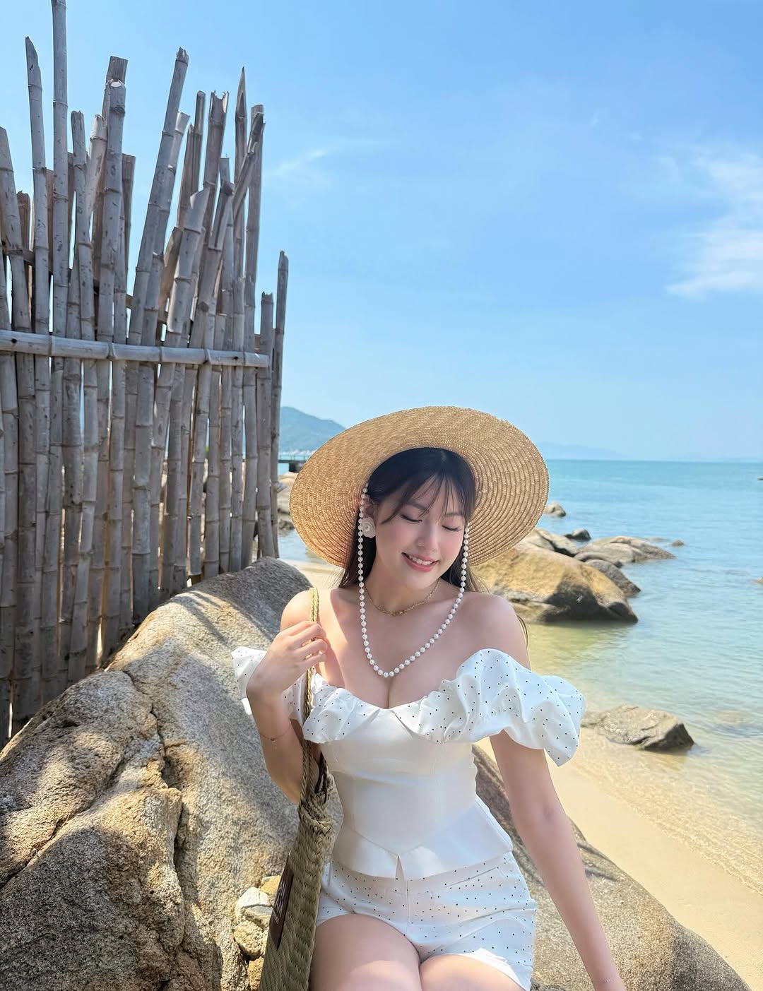 Tăng Mỹ H&agrave;n đi biển: &Iacute;t diện bikini, chuộng v&aacute;y &aacute;o ngọt ng&agrave;o, xinh lịm tim - Ảnh 2.