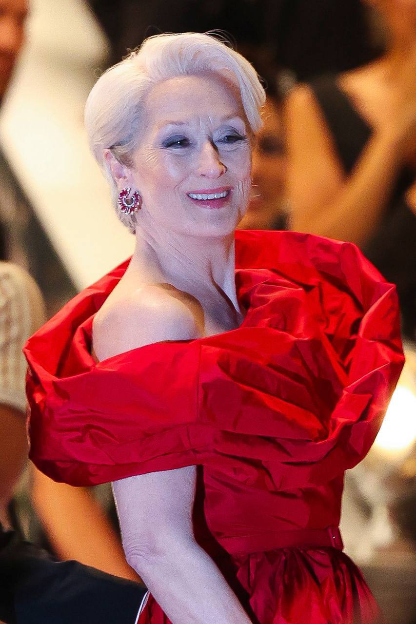 Từ Met Gala 2026 đến The Devil Wears Prada 2: Đế chế thời trang quyền lực cũng phải quỳ gối trước giới si&ecirc;u gi&agrave;u- Ảnh 9.