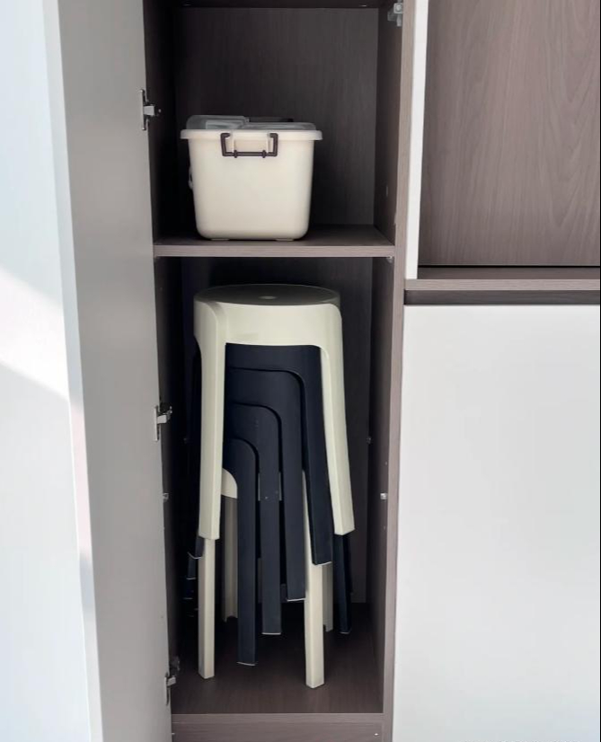 C&ugrave;ng chi gần 70 triệu đồng l&agrave;m tủ như h&agrave;ng x&oacute;m, t&ocirc;i chỉ biết thở d&agrave;i khi chuyển v&agrave;o ở: Kh&aacute;c biệt nằm ở 5 chi tiết nhỏ nhiều người bỏ qua - Ảnh 3.