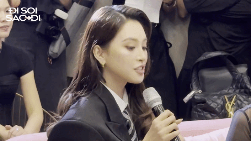 Cả sự kiện "n&iacute;n thở" khi Tiểu Vy cầm mic phỏng vấn nhưng lần n&agrave;y th&igrave; khen!- Ảnh 1.