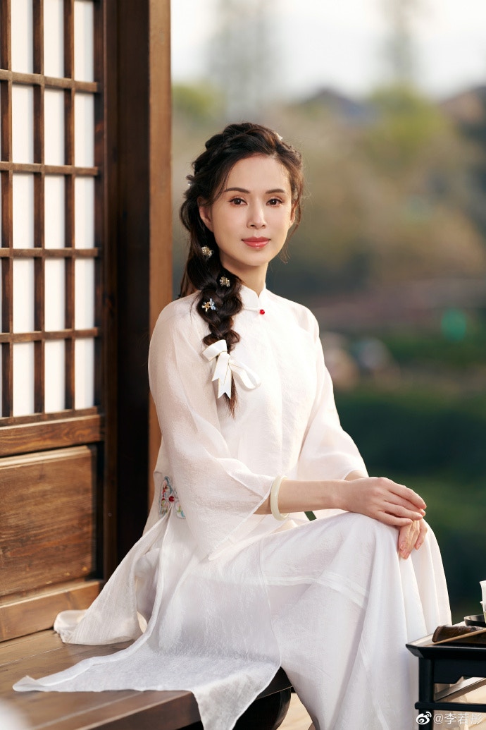 Ngỡ ng&agrave;ng với động lực giữ d&aacute;ng suốt 20 năm của "Tiểu Long Nữ" L&yacute; Nhược Đồng, thấy nhan sắc tuổi 60 m&agrave; kh&ocirc;ng tin nổi- Ảnh 4.
