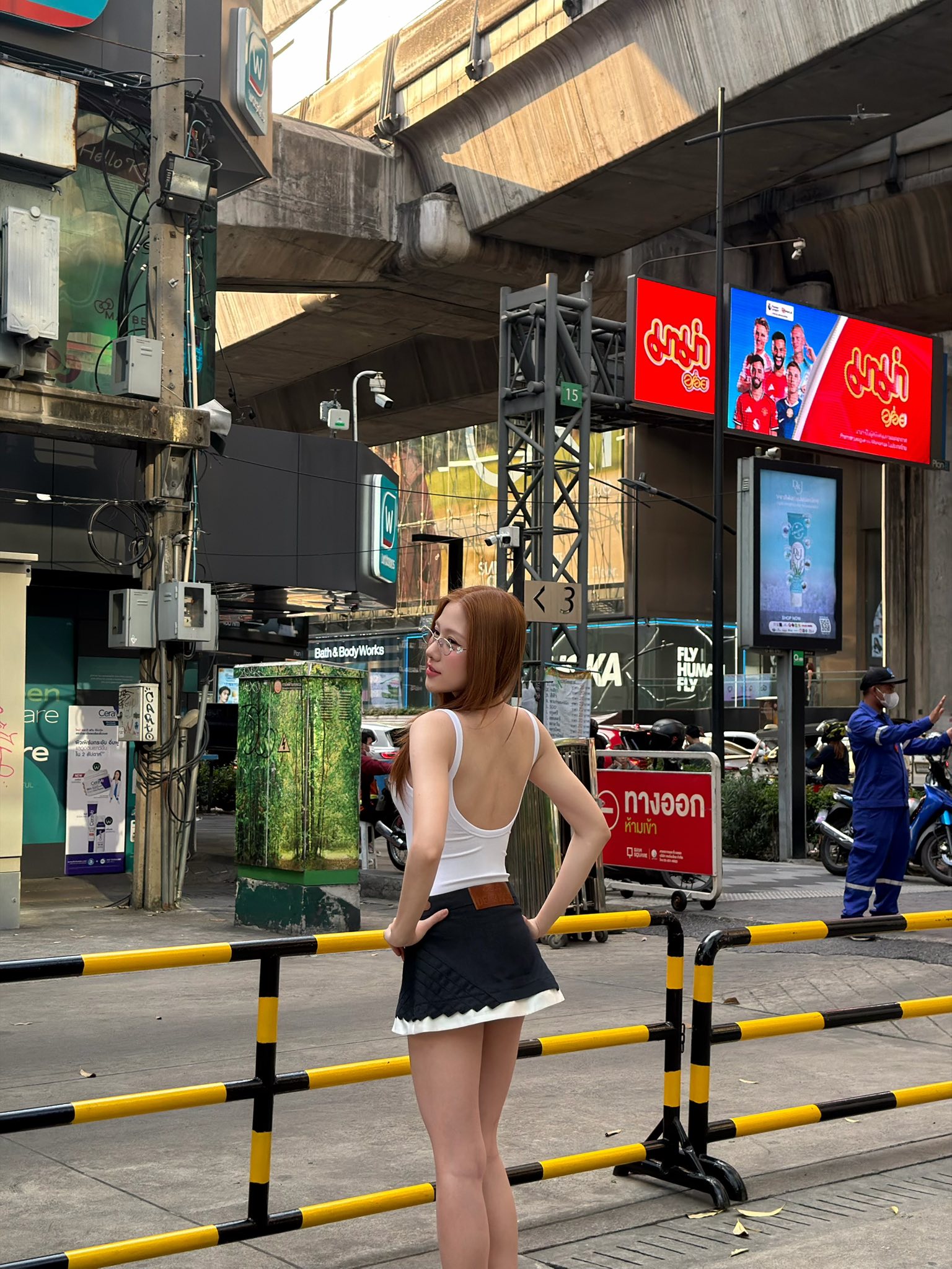 Hậu giảm 12 c&acirc;n, Uyển &Acirc;n nhập hội "mỹ nh&acirc;n c&oacute; b&oacute;ng lưng đẹp nhất showbiz"- Ảnh 4.