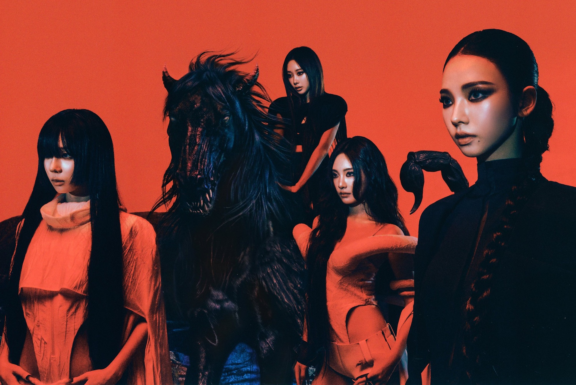 Nh&oacute;m đại mỹ nh&acirc;n quyết "kh&ocirc; m&aacute;u" chuyến n&agrave;y: Mời G-DRAGON h&aacute;t chung, visual độc dị lấn lướt showbiz - Ảnh 23.