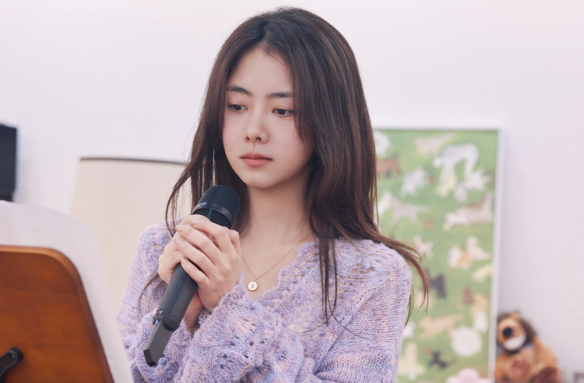 Đ&agrave;m T&ugrave;ng Vận gặp tai nạn nghi&ecirc;m trọng khi quay phim, đ&ocirc;i m&ocirc;i gần như đứt l&igrave;a- Ảnh 1.