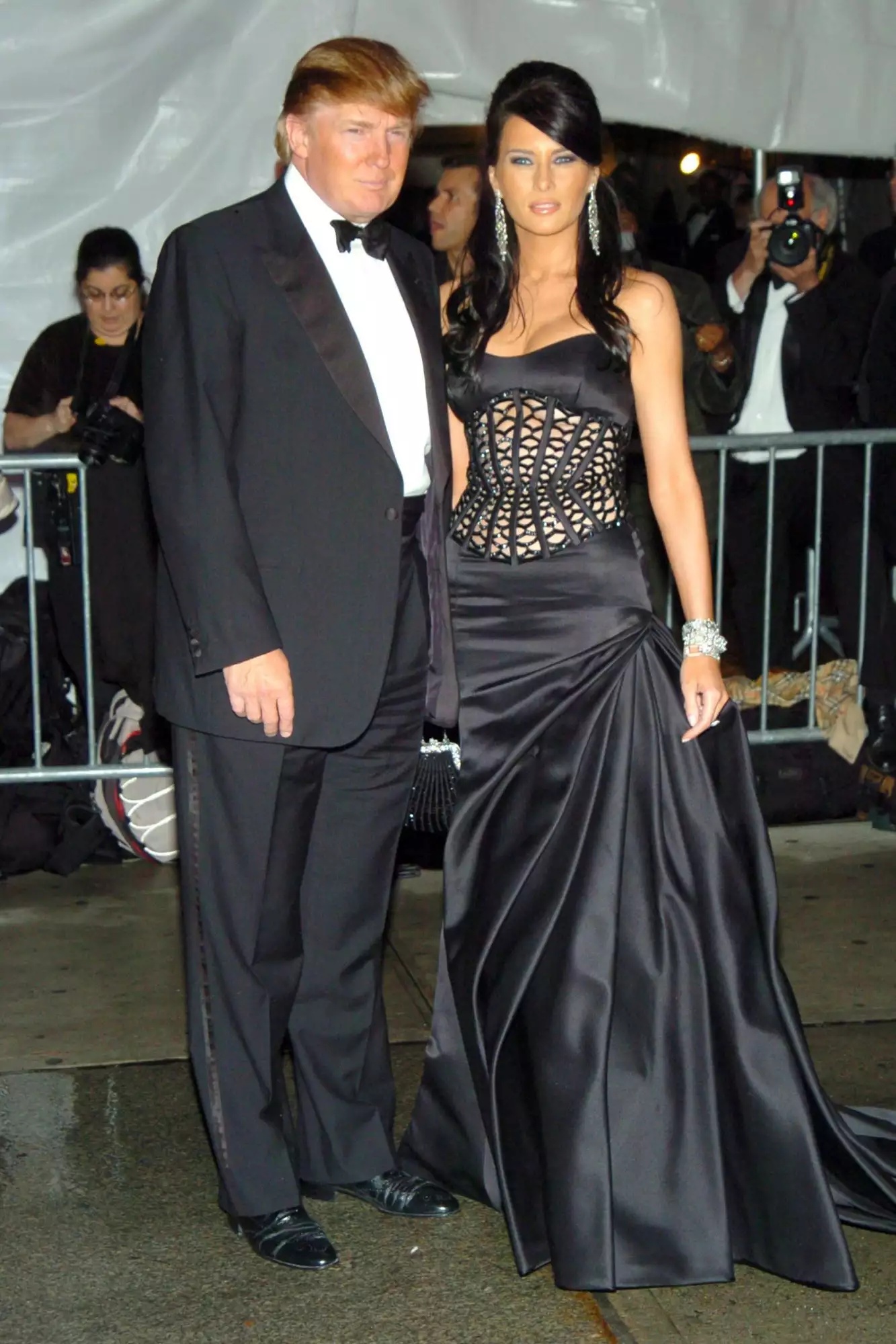 Chấn động danh s&aacute;ch đen Met Gala: Vợ chồng con cả ngỗ nghịch của Beckham top 1, top 3 "đ&uacute;t l&oacute;t cửa sau" để c&oacute; v&eacute; v&agrave;o ph&uacute;t ch&oacute;t- Ảnh 7.