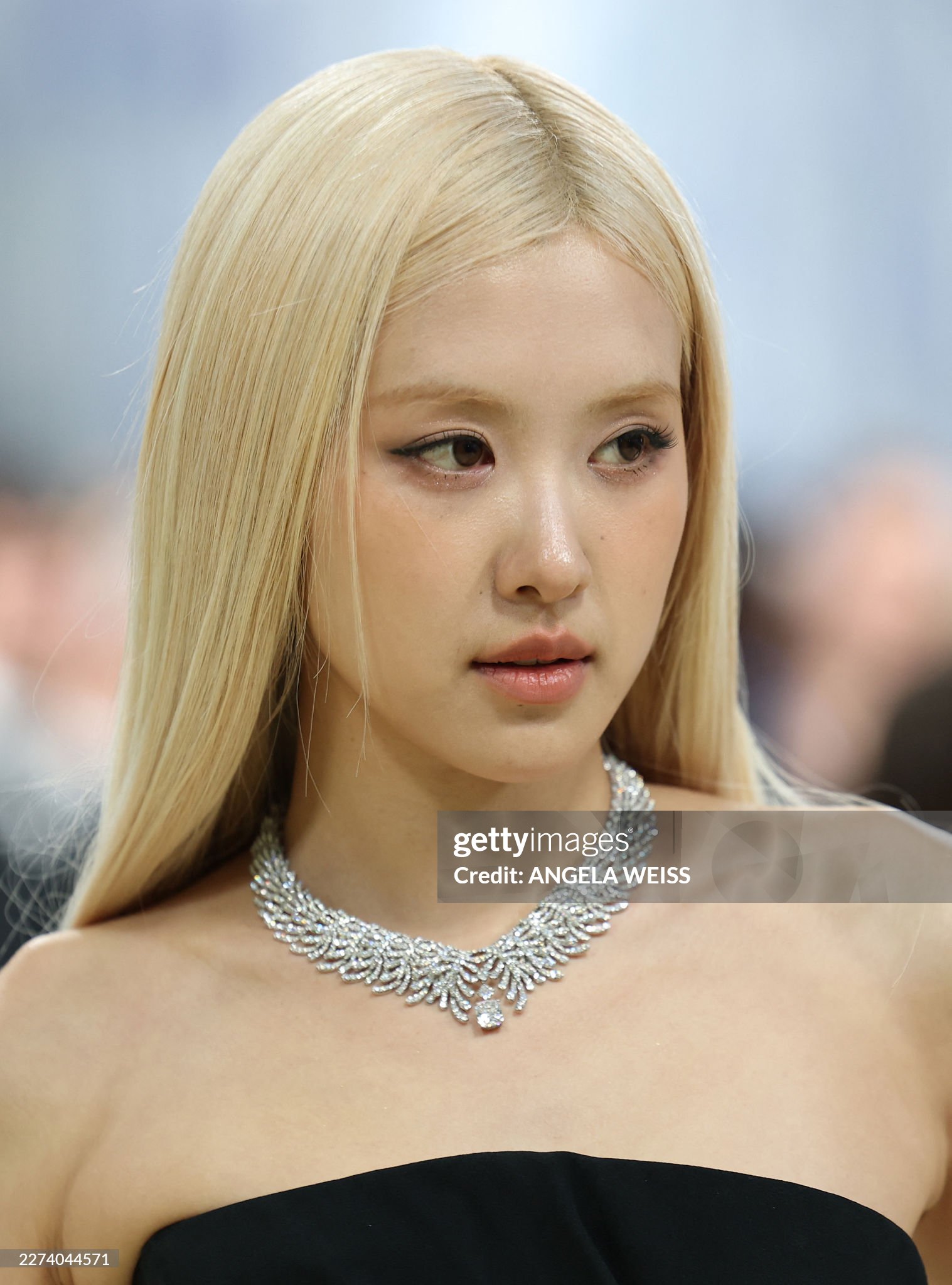 Ch&ugrave;m ảnh cận r&otilde; da thật nức l&ograve;ng của d&agrave;n sao Met Gala 2026- Ảnh 4.