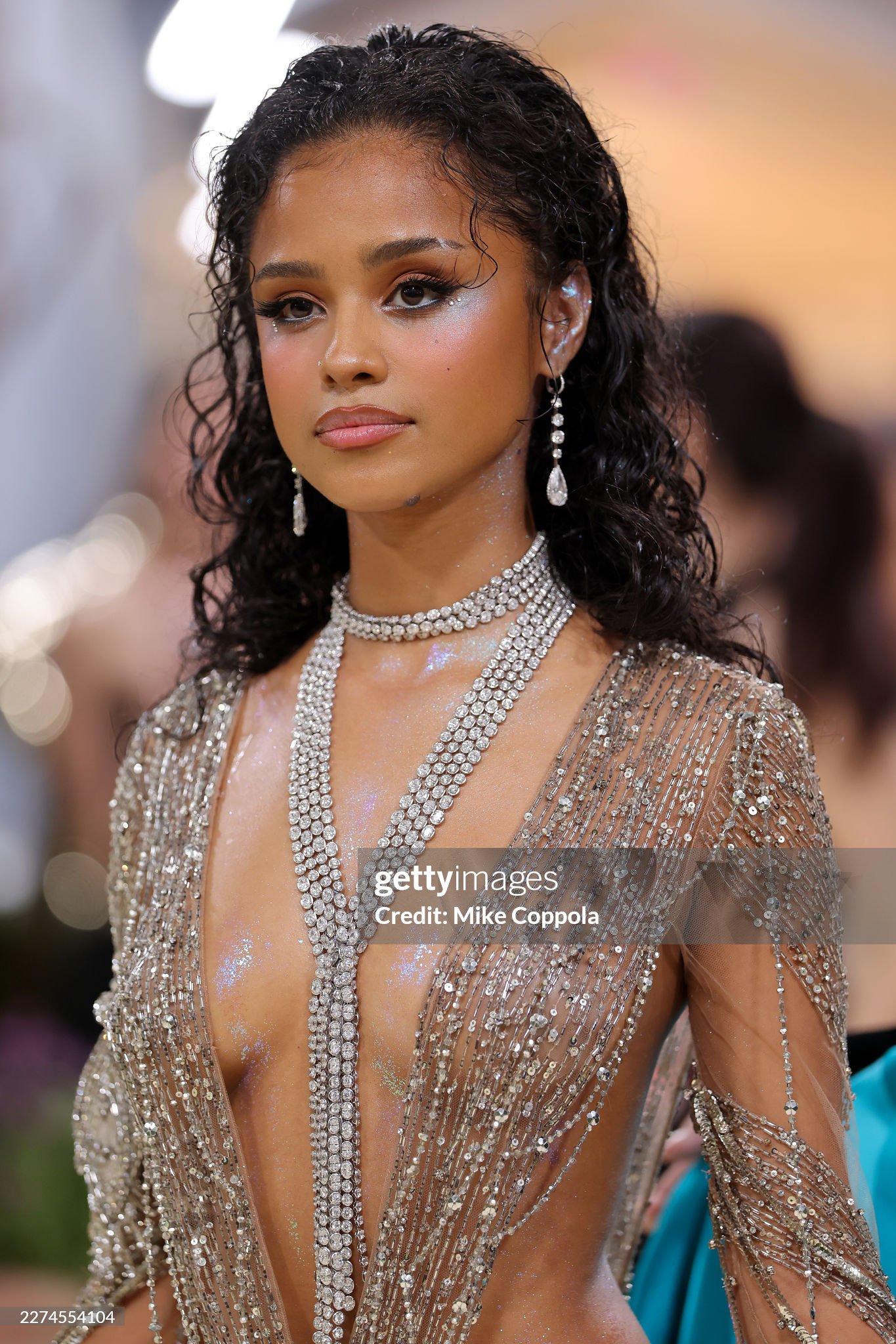 Ch&ugrave;m ảnh cận r&otilde; da thật nức l&ograve;ng của d&agrave;n sao Met Gala 2026- Ảnh 15.