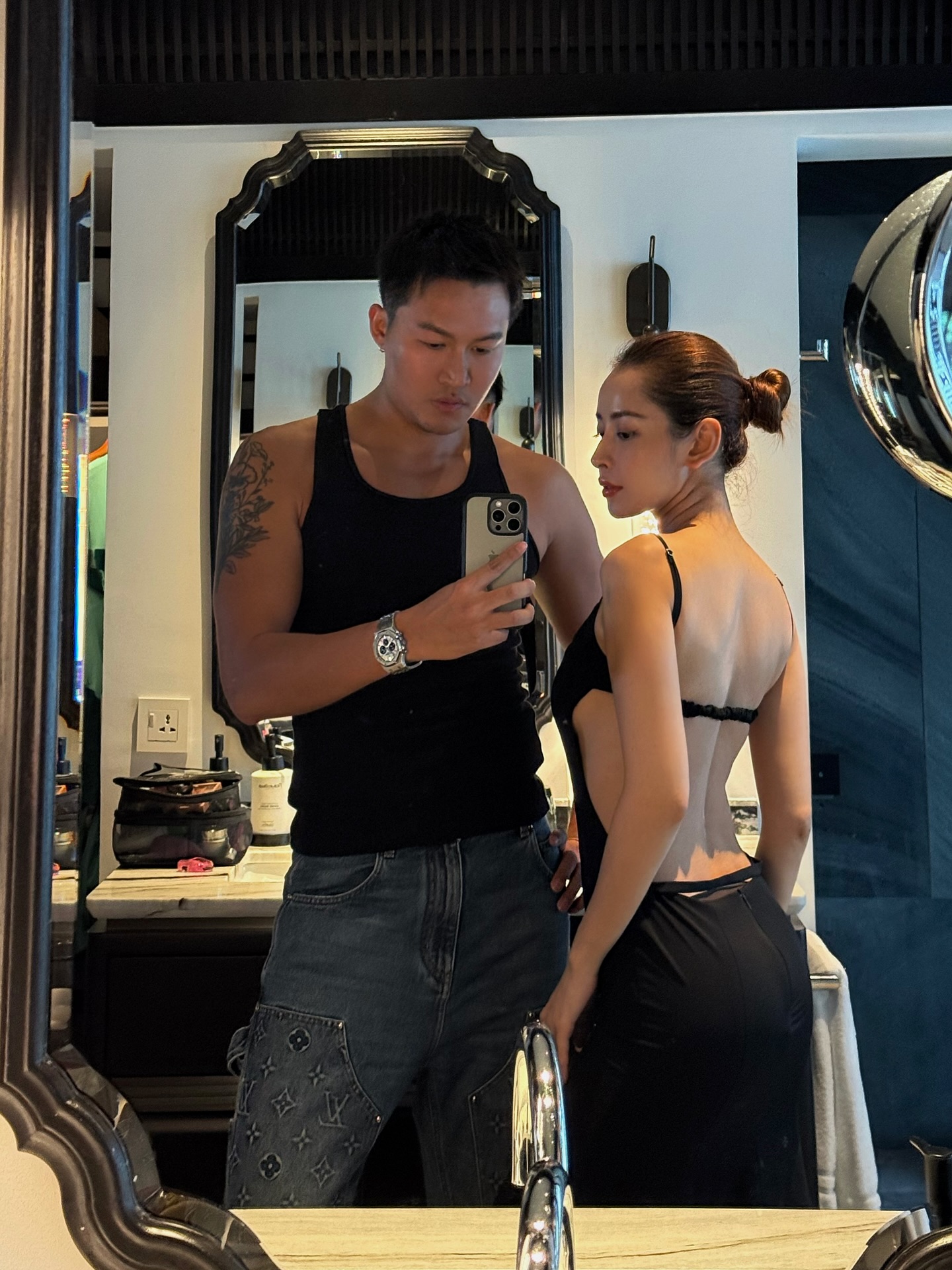 40 ng&agrave;n người m&ecirc; b&oacute;ng lưng của Uyển &Acirc;n, Ngọc Trinh - Chi Pu c&oacute; đối thủ rồi!- Ảnh 2.