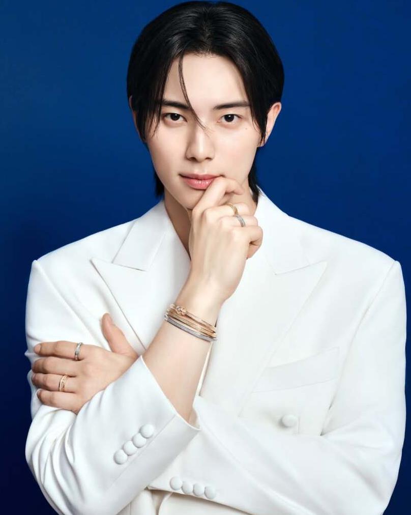 V&ograve;ng tr&ograve;n Piaget: Khi đẳng cấp Hallyu chạm đến di sản Thụy Sĩ - Ảnh 1.