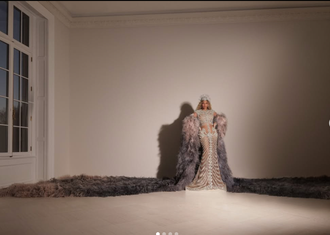 Nữ ho&agrave;ng showbiz diện chiếc v&ograve;ng cổ đắt nhất lịch sử Met Gala nhưng vẫn bị ch&ecirc; v&igrave; l&yacute; do kh&ocirc;ng tưởng- Ảnh 2.
