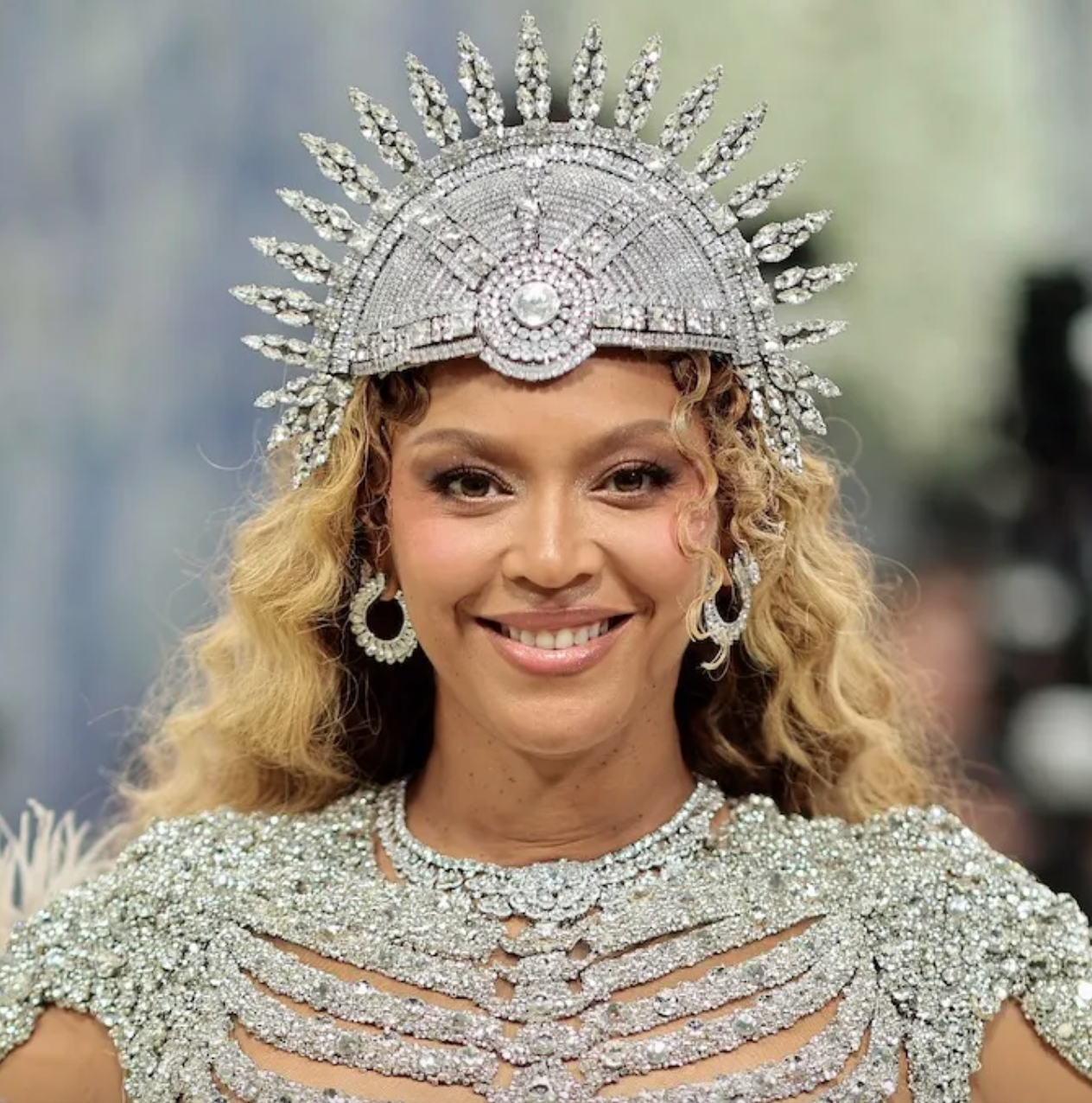 Nữ ho&agrave;ng showbiz diện chiếc v&ograve;ng cổ đắt nhất lịch sử Met Gala nhưng vẫn bị ch&ecirc; v&igrave; l&yacute; do kh&ocirc;ng tưởng- Ảnh 6.