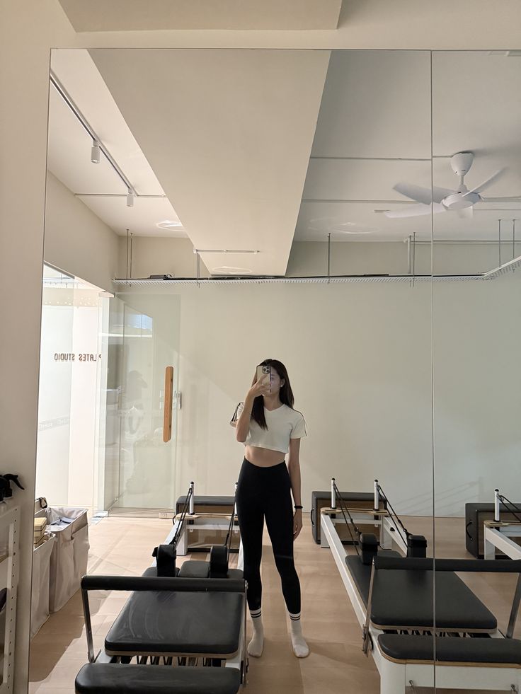 S&aacute;ng tập Pilates, tối n&acirc;ng tạ ở ph&ograve;ng gym, cuối tuần th&igrave; &ldquo;ra s&acirc;n pick&rdquo;: Th&aacute;ng chi tầm 12 triệu chỉ để v&atilde; mồ h&ocirc;i cho vui với đẹp người!- Ảnh 2.