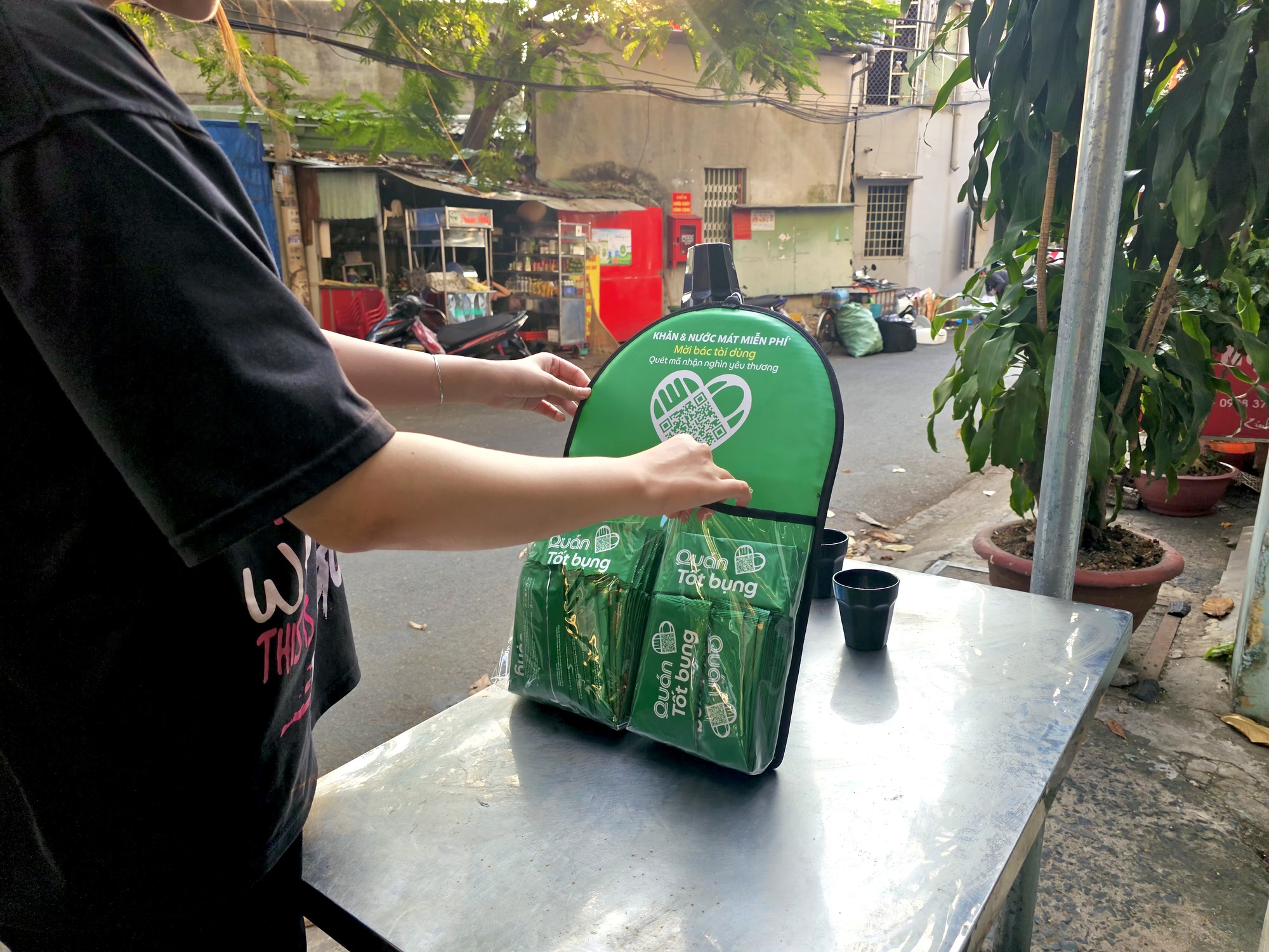 Grab triển khai chiến dịch &ldquo;Qu&aacute;n Tốt Bụng&rdquo; để tiếp sức m&ugrave;a nắng n&oacute;ng cho b&aacute;c t&agrave;i - Ảnh 2.