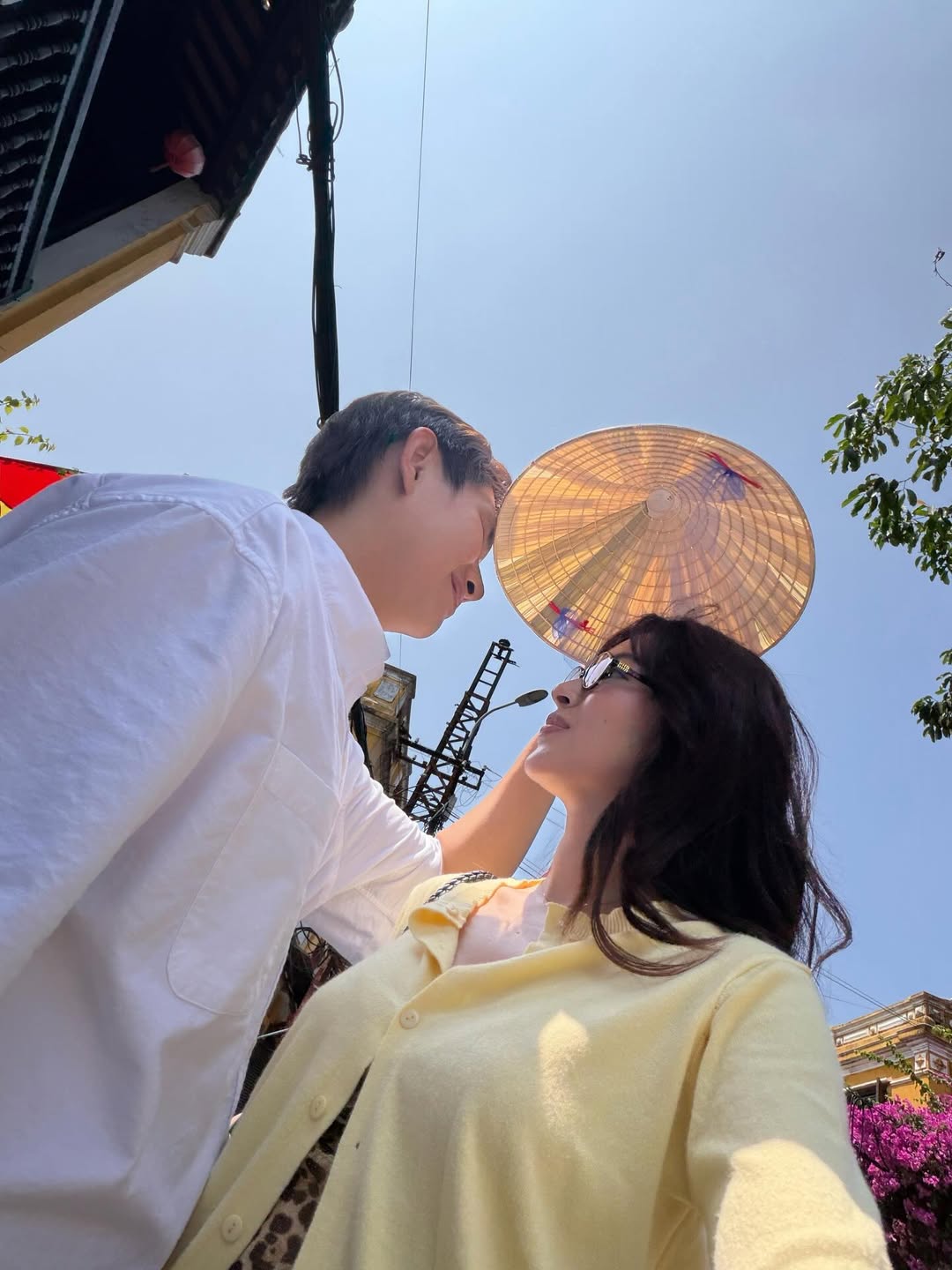 C&oacute; cặp sao Việt hẹn h&ograve; kh&ocirc;ng ai biết, bị "bắt tại trận" ở b&atilde;i xe mới chịu c&ocirc;ng khi 7749 ảnh t&igrave;nh tứ- Ảnh 4.
