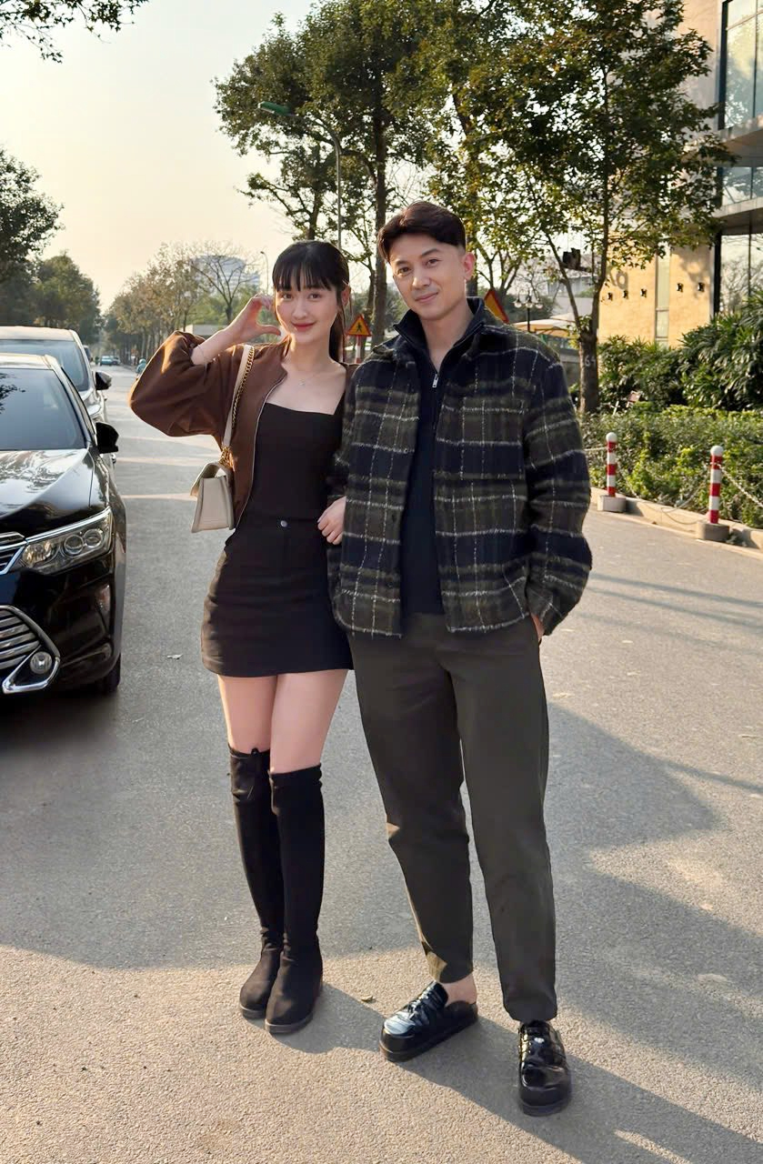 Trang của Bước Ch&acirc;n V&agrave;o Đời: 2 năm v&ocirc; danh đến mức ngại họp lớp, vừa nổi tiếng bố mẹ đ&atilde; in ảnh d&aacute;n khắp qu&aacute;n b&uacute;n b&ograve; - Ảnh 10.