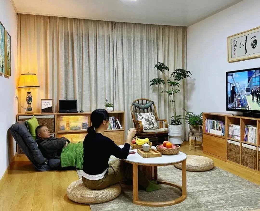 Sau khi bỏ đi chiếc ghế sofa, t&ocirc;i ph&aacute;t hiện ra ph&ograve;ng kh&aacute;ch l&agrave; một "kho b&aacute;u" về kh&ocirc;ng gian, t&ocirc;i thực sự hối tiếc v&igrave; đ&atilde; kh&ocirc;ng vứt bỏ n&oacute; sớm hơn - Ảnh 7.