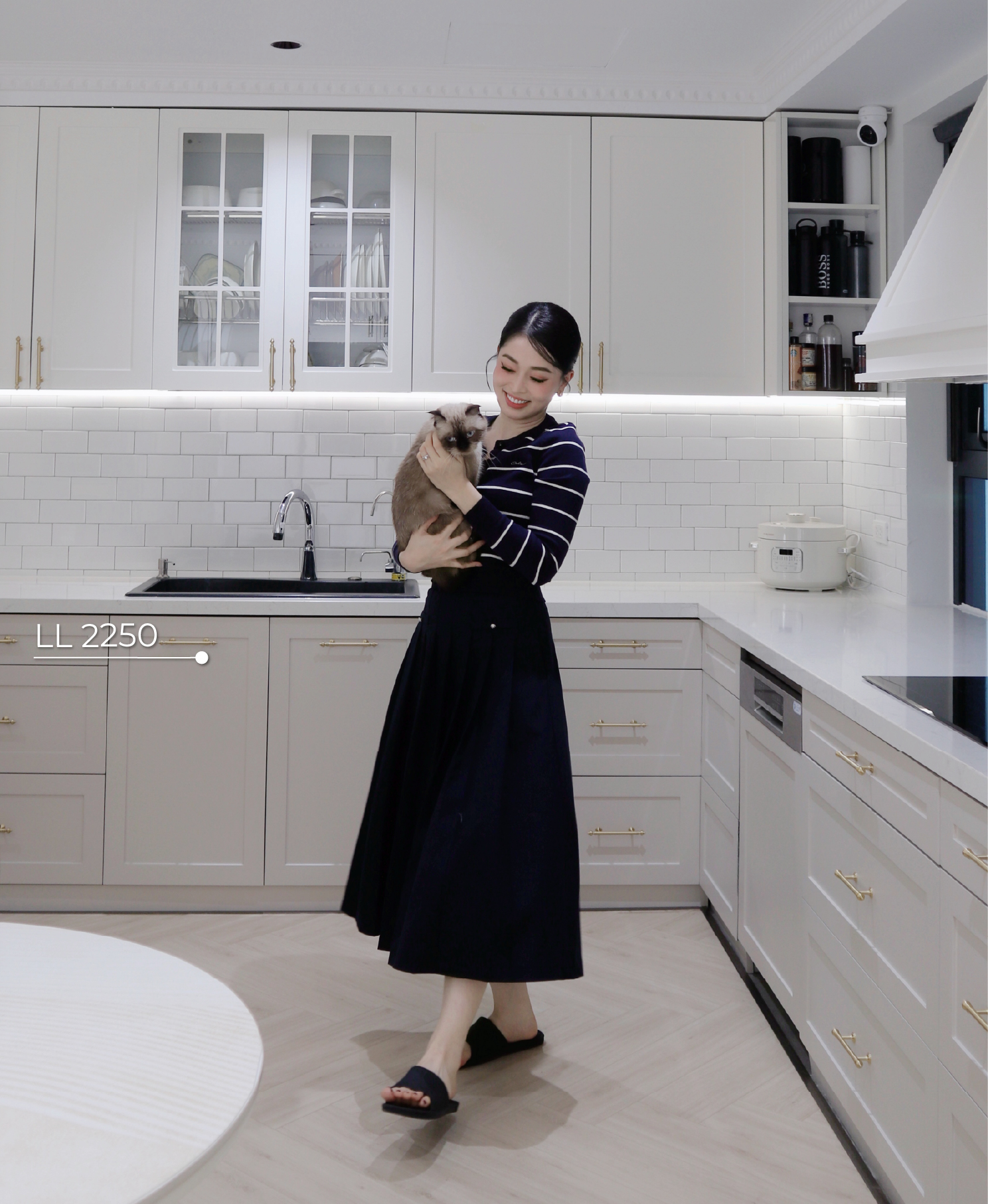 Mỹ nh&acirc;n showbiz kết h&ocirc;n với mối t&igrave;nh đầu: Ở chung cư đẹp như mộng, lại được "chồng so&aacute;i ca" tặng biệt thự view hồ si&ecirc;u đẳng cấp- Ảnh 10.