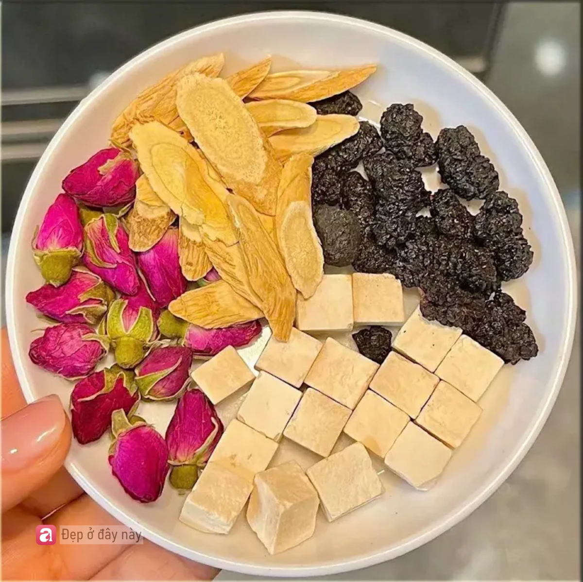 Phụ nữ sau tuổi 40 đẹp nhất kh&ocirc;ng phải v&igrave; trẻ, m&agrave; v&igrave; biết chăm bản th&acirc;n m&igrave;nh đ&uacute;ng c&aacute;ch- Ảnh 5.