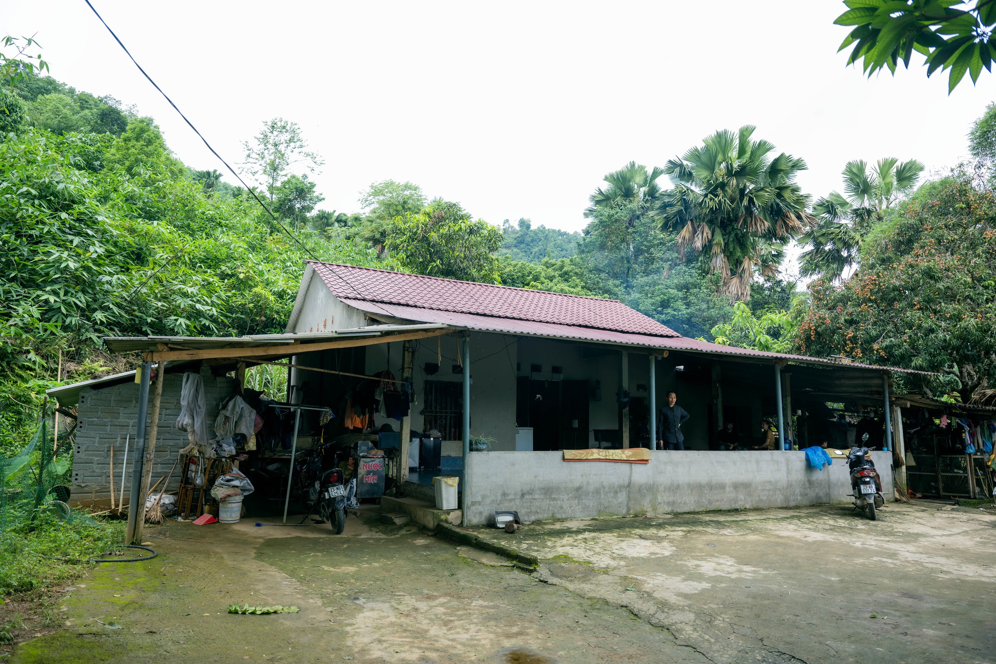 Về qu&ecirc; thăm căn nh&agrave; nơi b&eacute; g&aacute;i 4 tuổi từng sống trước khi bị bạo h&agrave;nh: Người th&acirc;n nghẹn ng&agrave;o kể lại những ng&agrave;y cuối c&ugrave;ng- Ảnh 1.