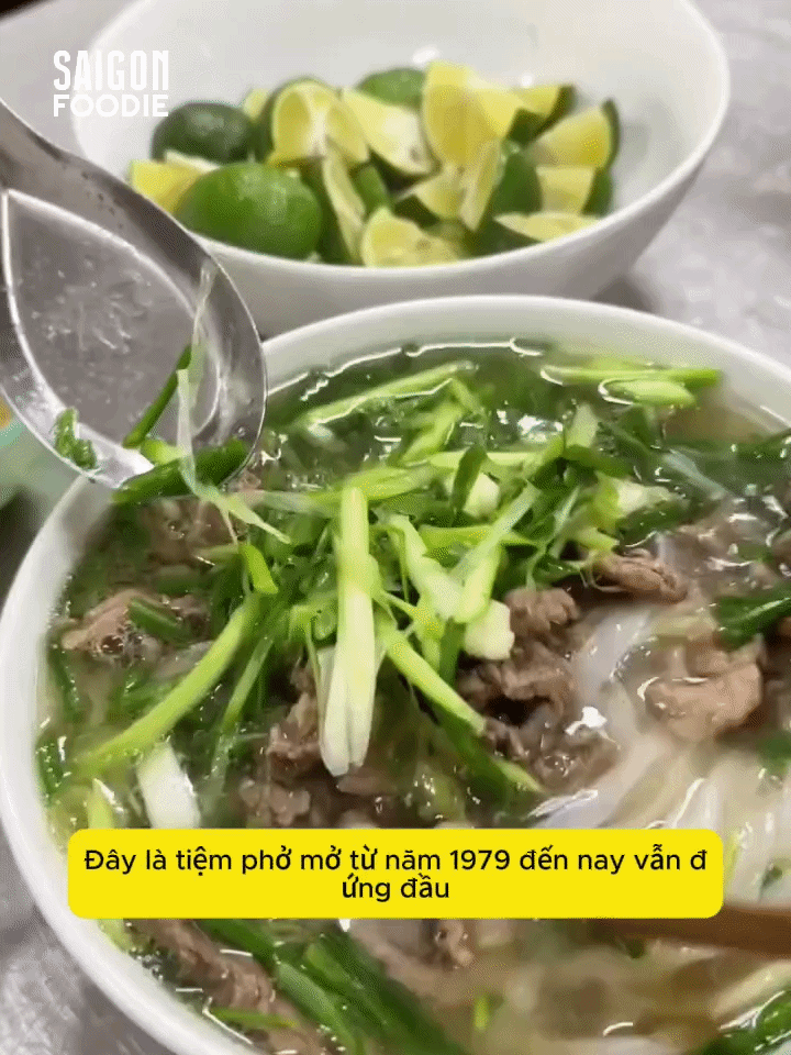 Nữ du kh&aacute;ch Trung Quốc đến H&agrave; Nội ăn 8 bữa một ng&agrave;y, khuy&ecirc;n mọi người "nhất định phải mang theo bạn trai" - Ảnh 3.