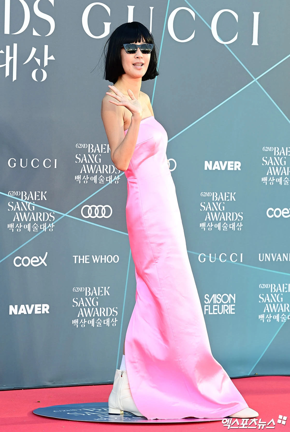 Si&ecirc;u thảm đỏ Baeksang 2026: 1 mỹ nh&acirc;n hở bạo &aacute;t cả Son Ye Jin - Yoona, Suzy xứng danh nữ thần - Ảnh 56.