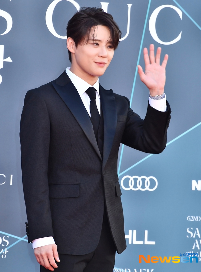 Si&ecirc;u thảm đỏ Baeksang 2026: 1 mỹ nh&acirc;n hở bạo &aacute;t cả Son Ye Jin - Yoona, Suzy xứng danh nữ thần - Ảnh 37.