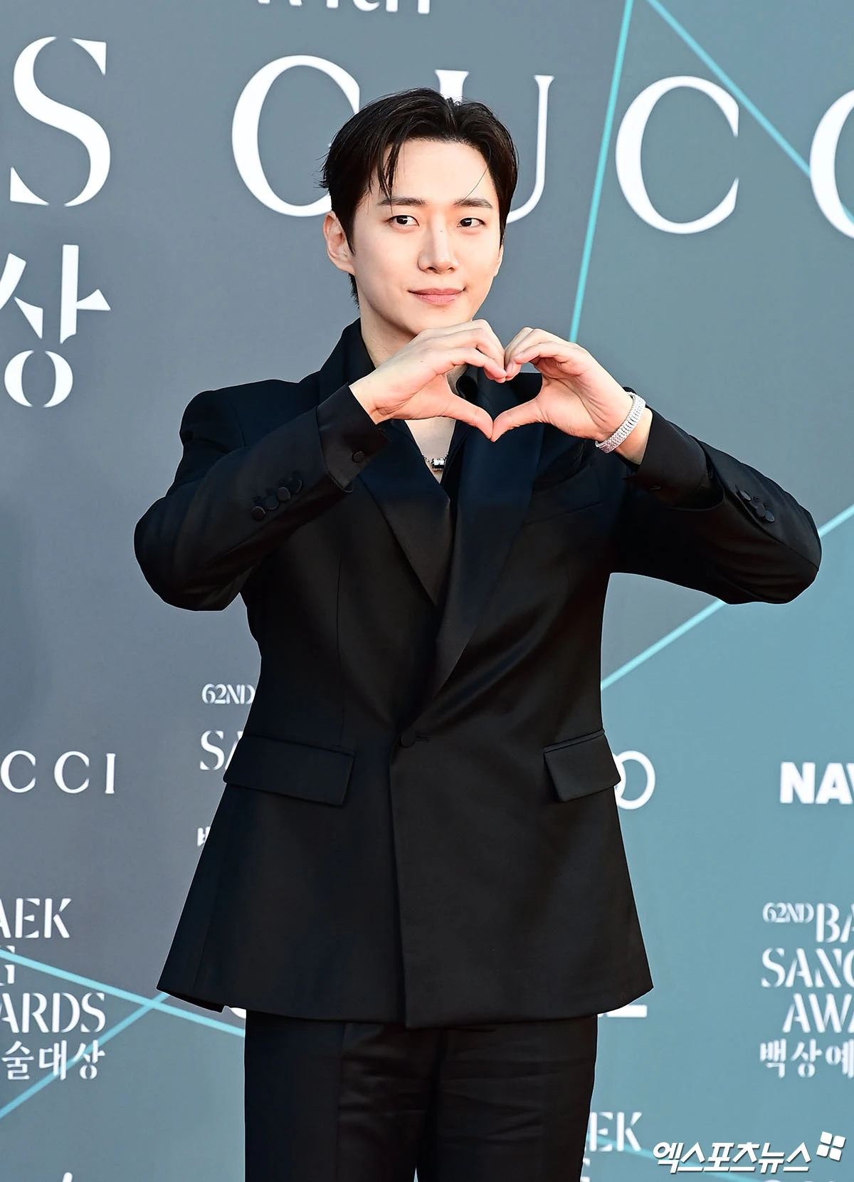 Si&ecirc;u thảm đỏ Baeksang 2026: 1 mỹ nh&acirc;n hở bạo &aacute;t cả Son Ye Jin - Yoona, Suzy xứng danh nữ thần - Ảnh 34.