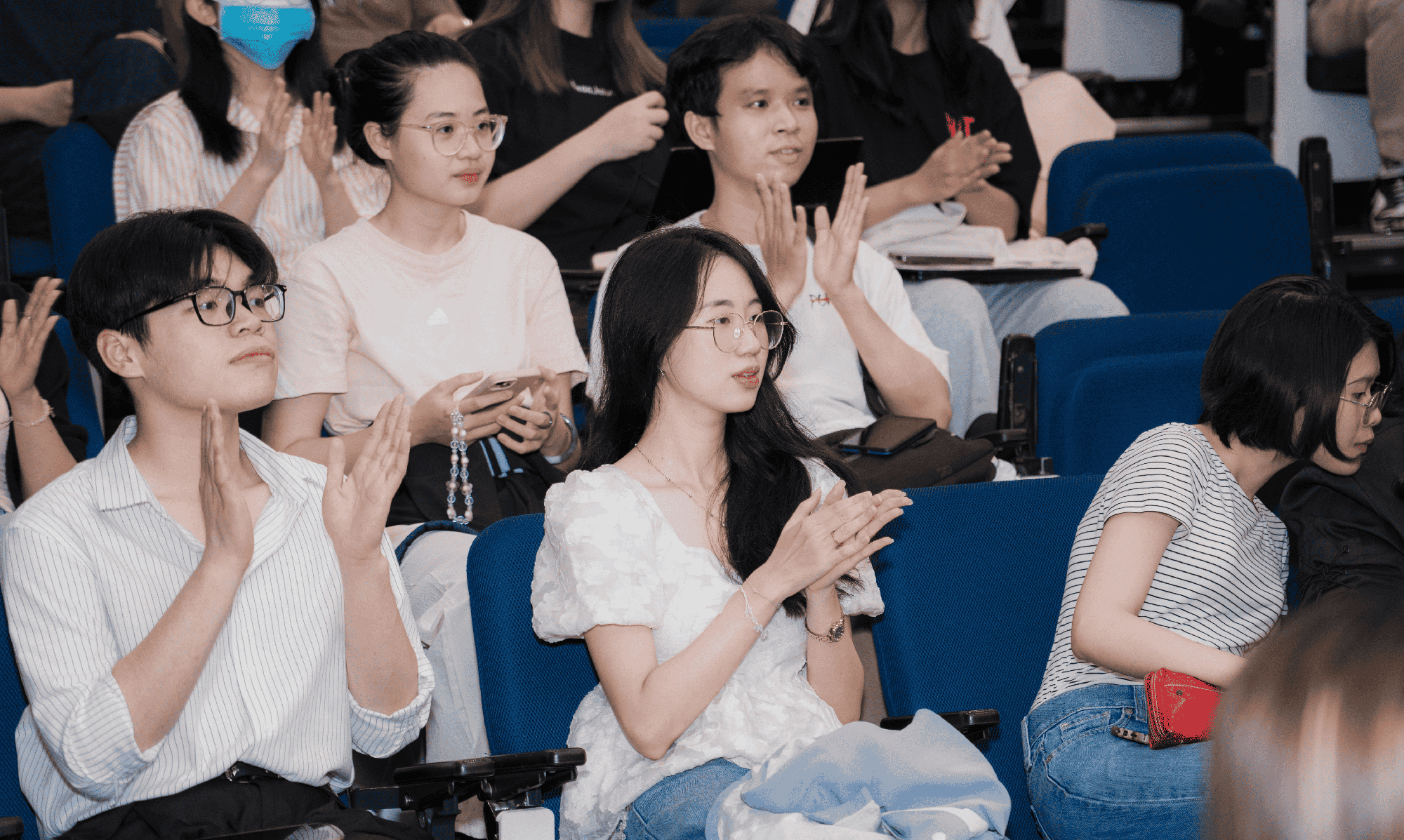 Đạo diễn Phan Gia Nhật Linh: Phim điện ảnh giờ kh&ocirc;ng cắt được 100 clip TikTok th&igrave; kh&ocirc;ng b&aacute;n được v&eacute;- Ảnh 3.