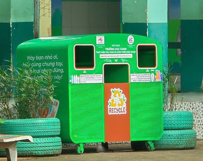 Tổng gi&aacute;m đốc Ajinomoto Việt Nam th&iacute;ch th&uacute; với bữa ăn học đường của học sinh Đồng Nai - Ảnh 8.