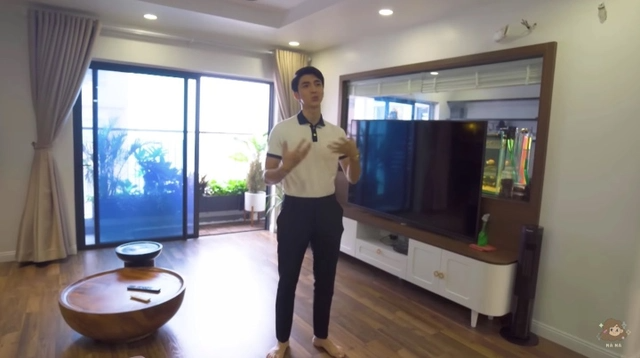 Mỹ nh&acirc;n showbiz kết h&ocirc;n với mối t&igrave;nh đầu: Ở chung cư đẹp như mộng, lại được "chồng so&aacute;i ca" tặng biệt thự view hồ si&ecirc;u đẳng cấp- Ảnh 3.