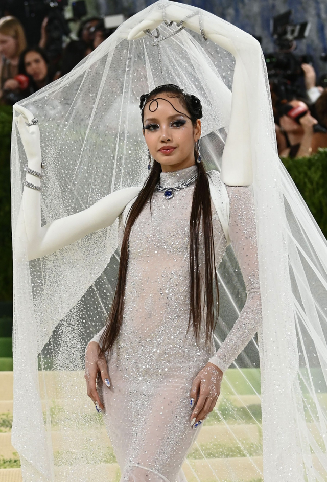 Tạo h&igrave;nh của Lisa tại Met Gala đụng &yacute; tưởng với một nghệ sĩ gốc Việt- Ảnh 1.