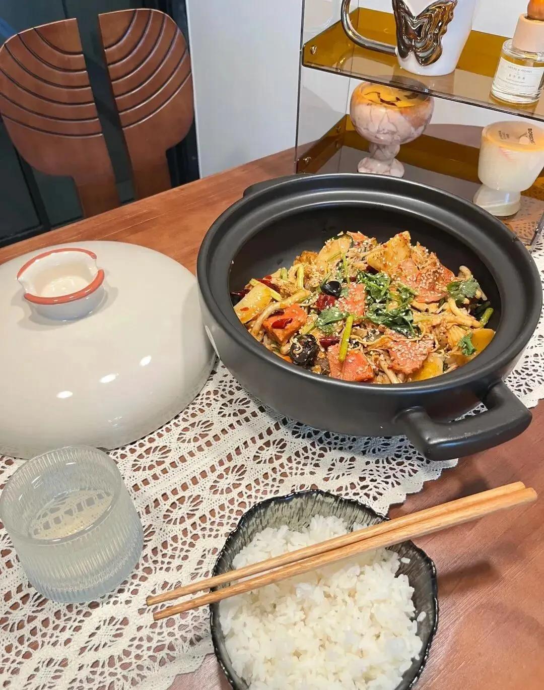 Bạn kh&ocirc;ng thiếu nồi - bạn chỉ mua sai: 4 m&oacute;n n&agrave;y đủ cho cả căn bếp, mua th&ecirc;m chỉ tốn tiền - Ảnh 3.