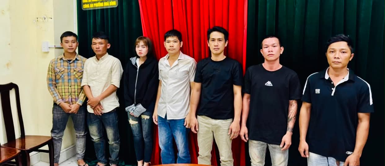 Khởi tố 2 băng nh&oacute;m tham gia &ldquo;hỗn chiến&rdquo; ở chung cư Lạc Long Qu&acirc;n- Ảnh 1.