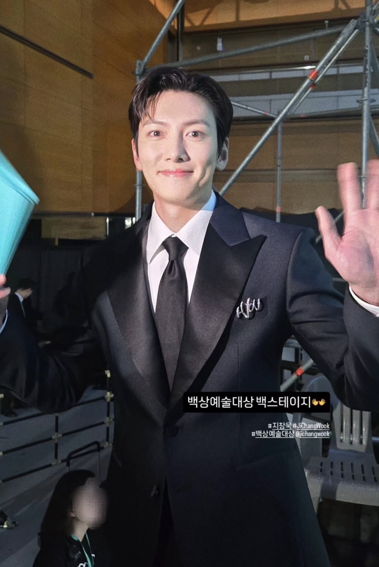 Tổng t&agrave;i 39 tuổi chỉ cần 60 gi&acirc;y ở Baeksang để ngang tr&igrave;nh Hyun Bin, khiến Lee Min Ho tụt th&ecirc;m hạng- Ảnh 1.