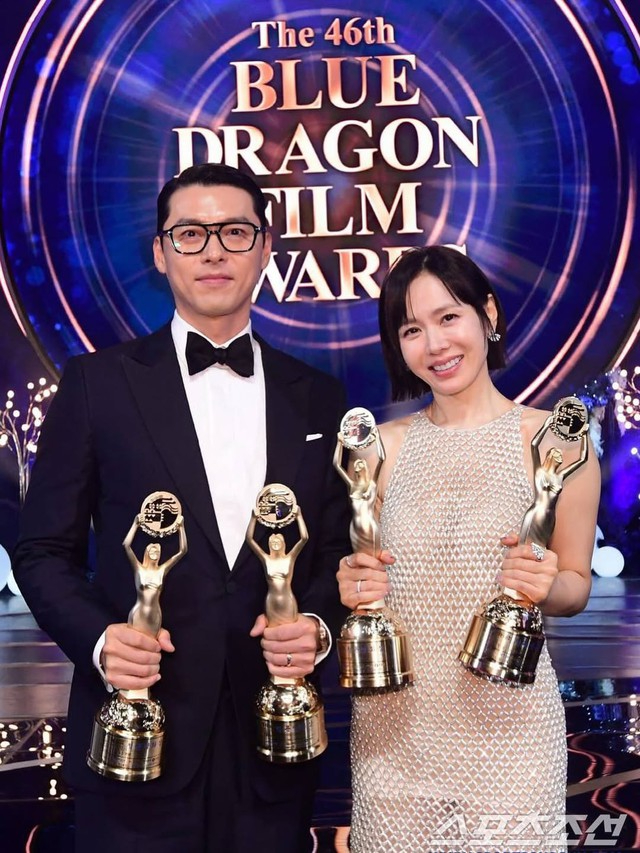 Hyun Bin - Son Ye Jin kh&ocirc;ng đi chung thảm đỏ Baeksang vẫn t&igrave;nh hết mức qua chi tiết n&agrave;y- Ảnh 7.