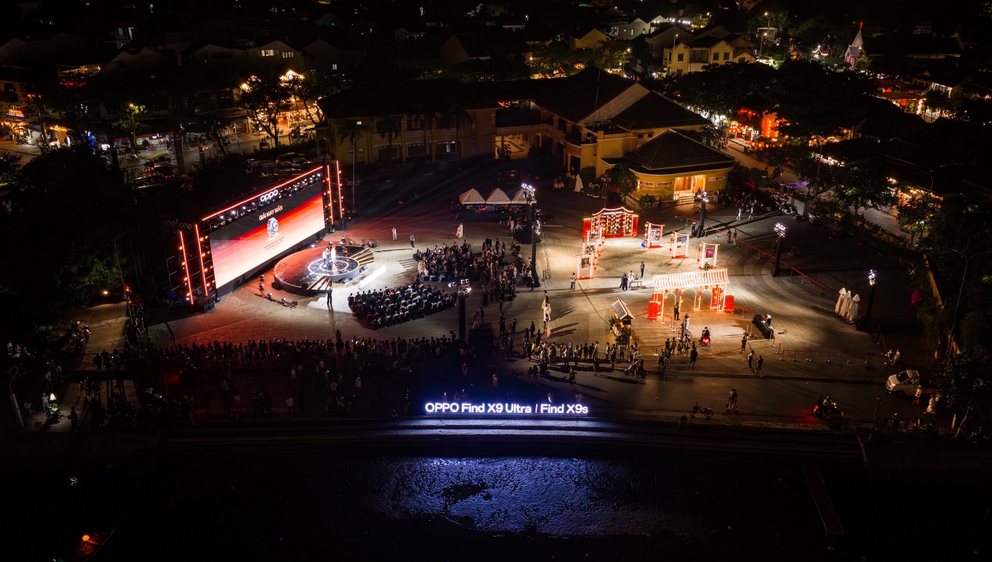 Concert giữa l&ograve;ng Hội An, ph&aacute;o hoa b&ecirc;n s&ocirc;ng Ho&agrave;i v&agrave; m&agrave;n debut ho&agrave;nh tr&aacute;ng của OPPO Find X9 Ultra v&agrave; Find X9s tại Việt Nam - Ảnh 1.