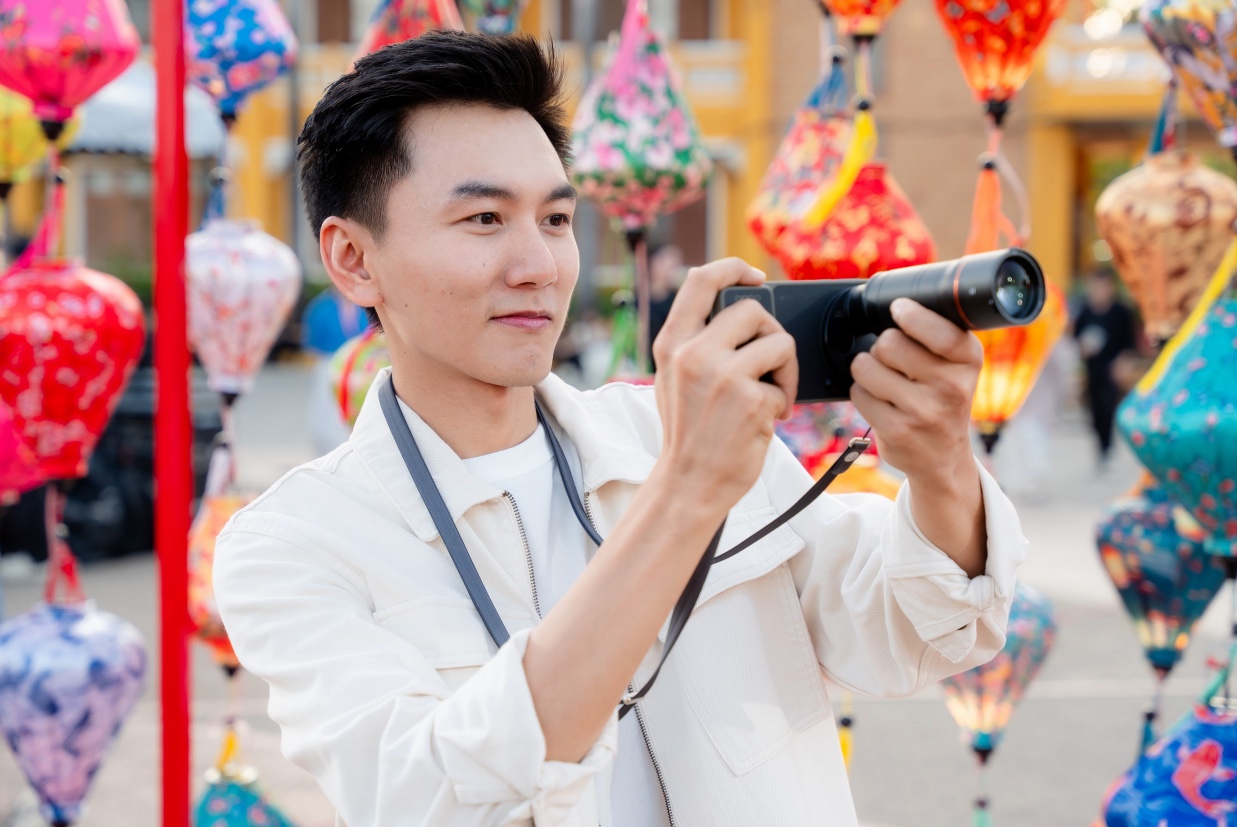 Concert giữa l&ograve;ng Hội An, ph&aacute;o hoa b&ecirc;n s&ocirc;ng Ho&agrave;i v&agrave; m&agrave;n debut ho&agrave;nh tr&aacute;ng của OPPO Find X9 Ultra v&agrave; Find X9s tại Việt Nam - Ảnh 5.